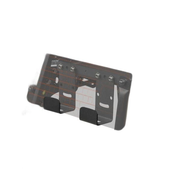 De Fanatec CSL Cockpit Toetsenbordhouder is een zwart metalen beugel met gevoerde voorste steunen, meerdere gaten en meegeleverde bouten.