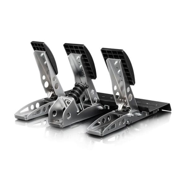 De Fanatec CSL Pedalen LC tonen drie metallic pedalen met zwarte voetplaten, zichtbare veren en uitsparingen voor een industrieel gevoel.