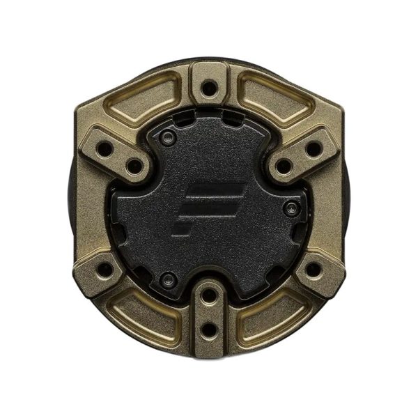 Een rond Podium-stuur R300 van Fanatec, met metallic gouden en zwarte accenten, bouten, groeven en een centraal F-logo in reliëf.